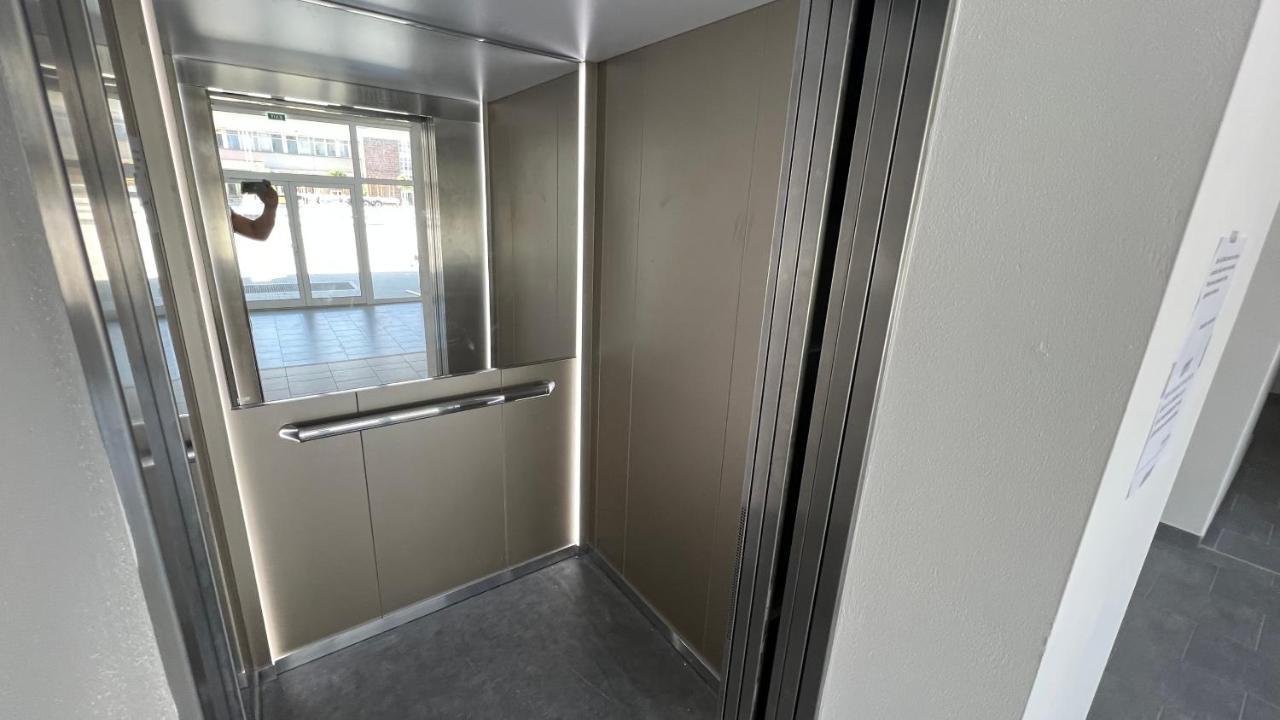 2 Room Apartment With Balcony Lipótszentmiklós Kültér fotó