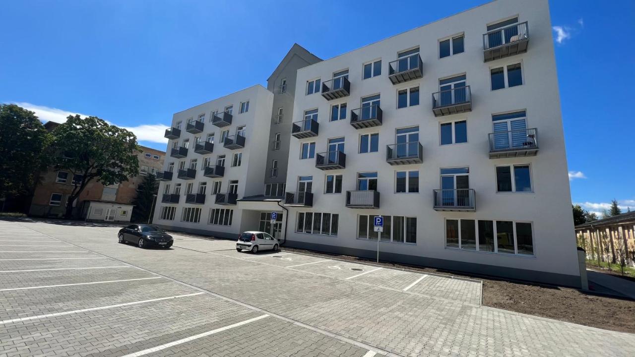 2 Room Apartment With Balcony Lipótszentmiklós Kültér fotó