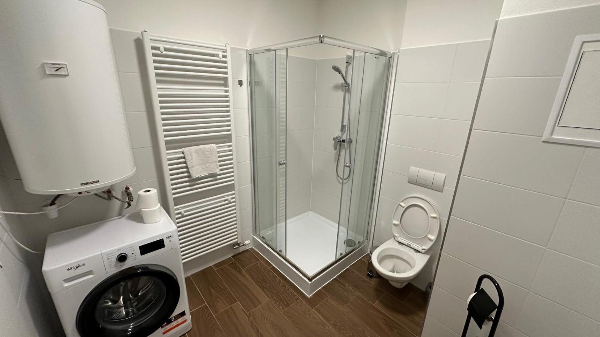 2 Room Apartment With Balcony Lipótszentmiklós Kültér fotó
