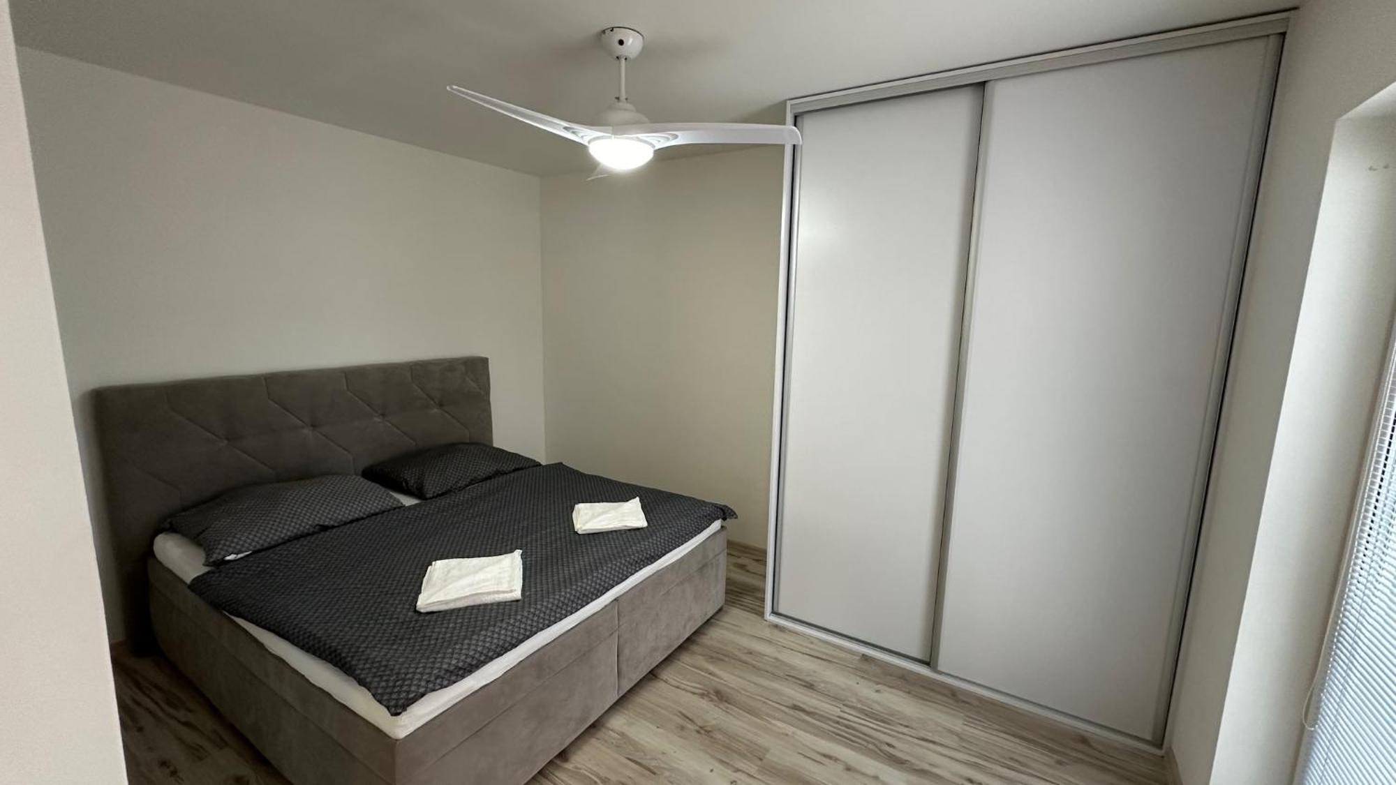 2 Room Apartment With Balcony Lipótszentmiklós Kültér fotó