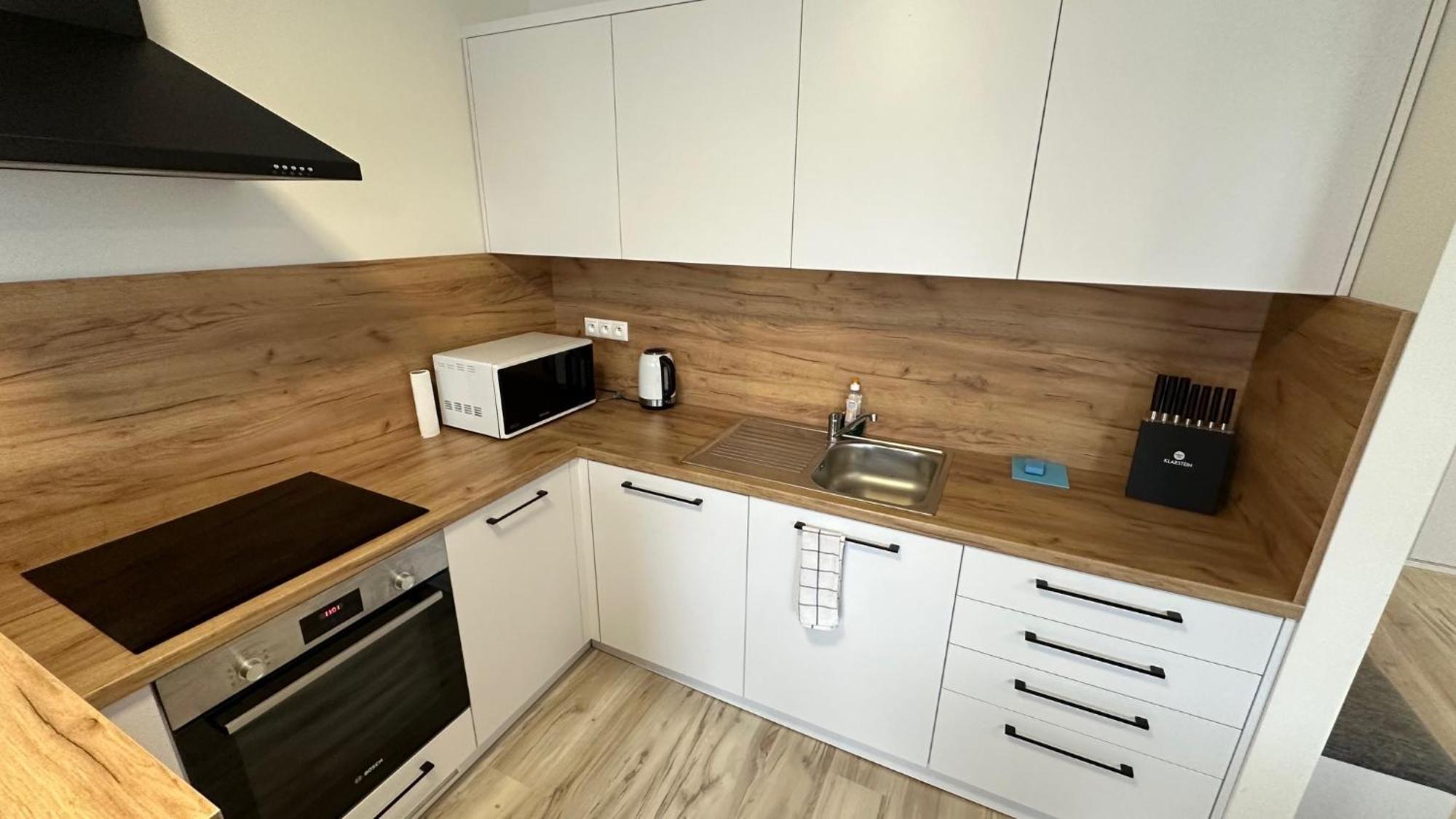 2 Room Apartment With Balcony Lipótszentmiklós Kültér fotó