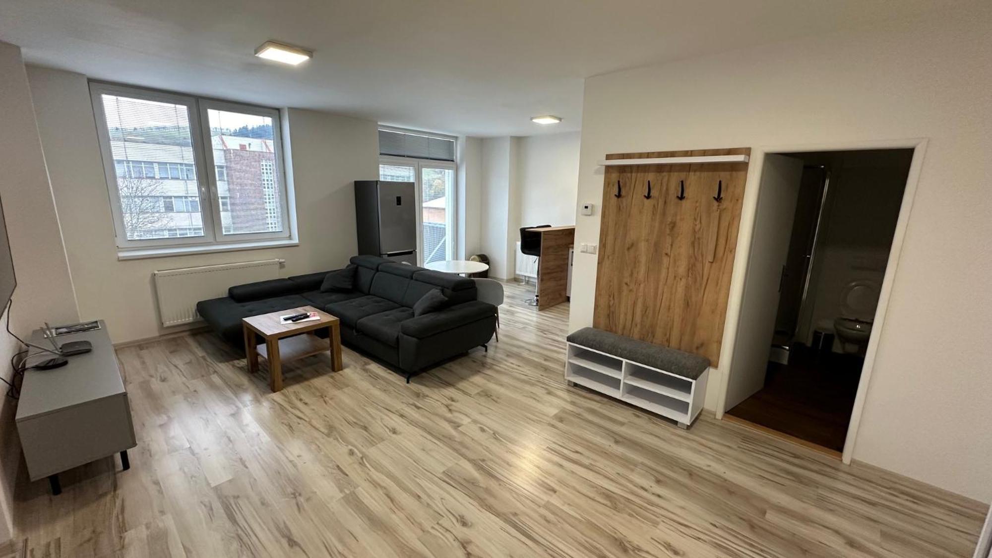 2 Room Apartment With Balcony Lipótszentmiklós Kültér fotó